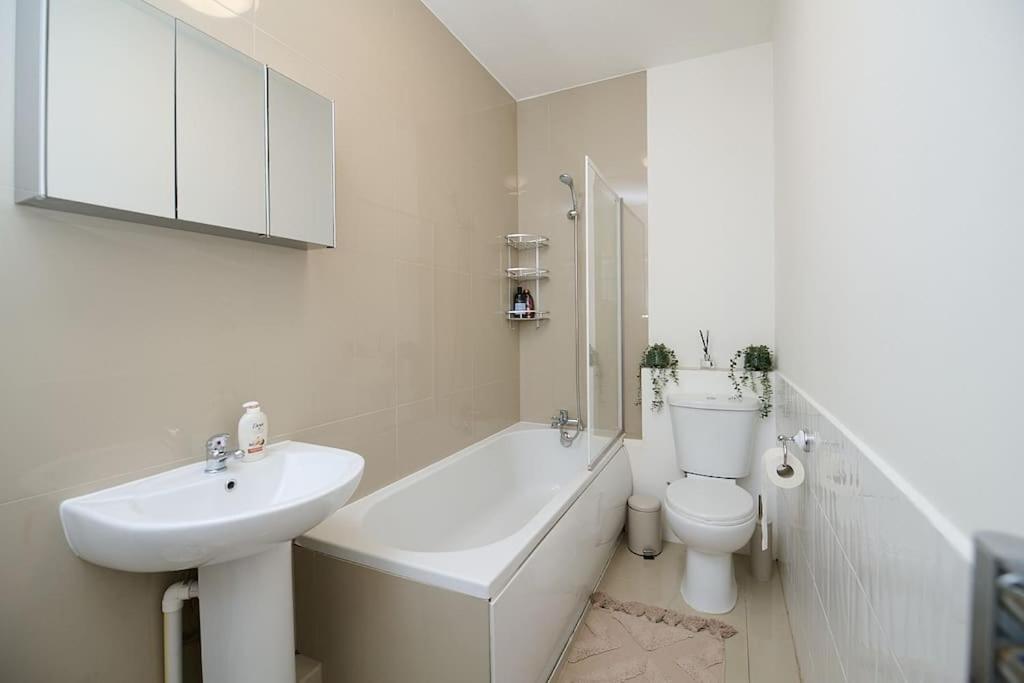 Fabulous 3 Bed Nw London Apartment With Private Garden Екстер'єр фото